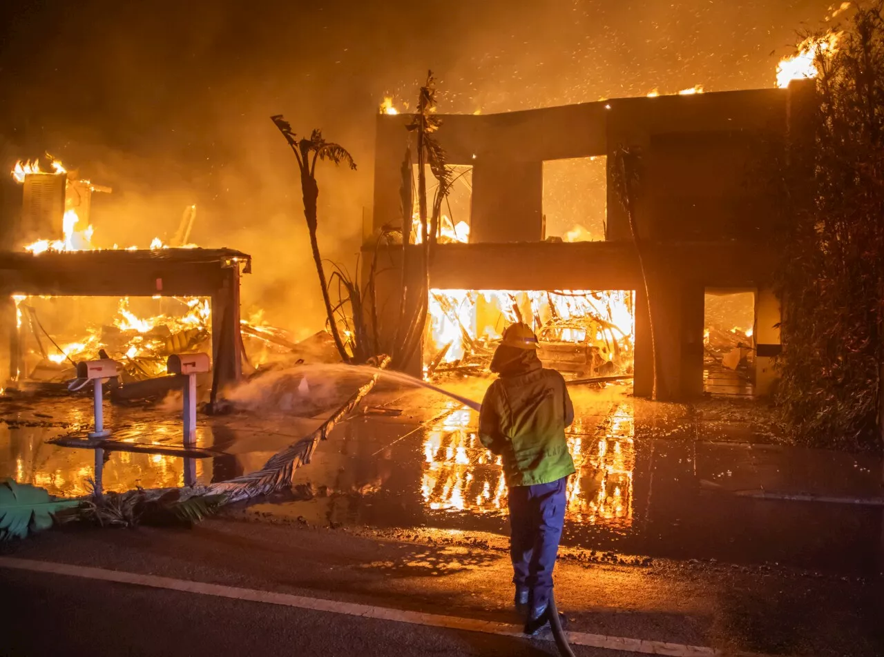 Deux morts et de nombreux blessés dans les incendies dévastateurs à Los Angeles