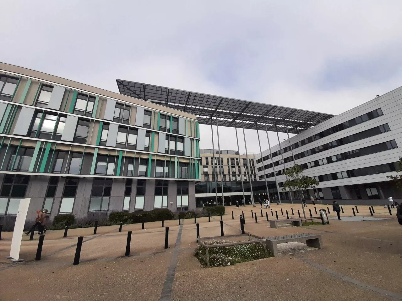 Hôpital de Saint-Nazaire en Plan Blanc face à la Saturation des Services