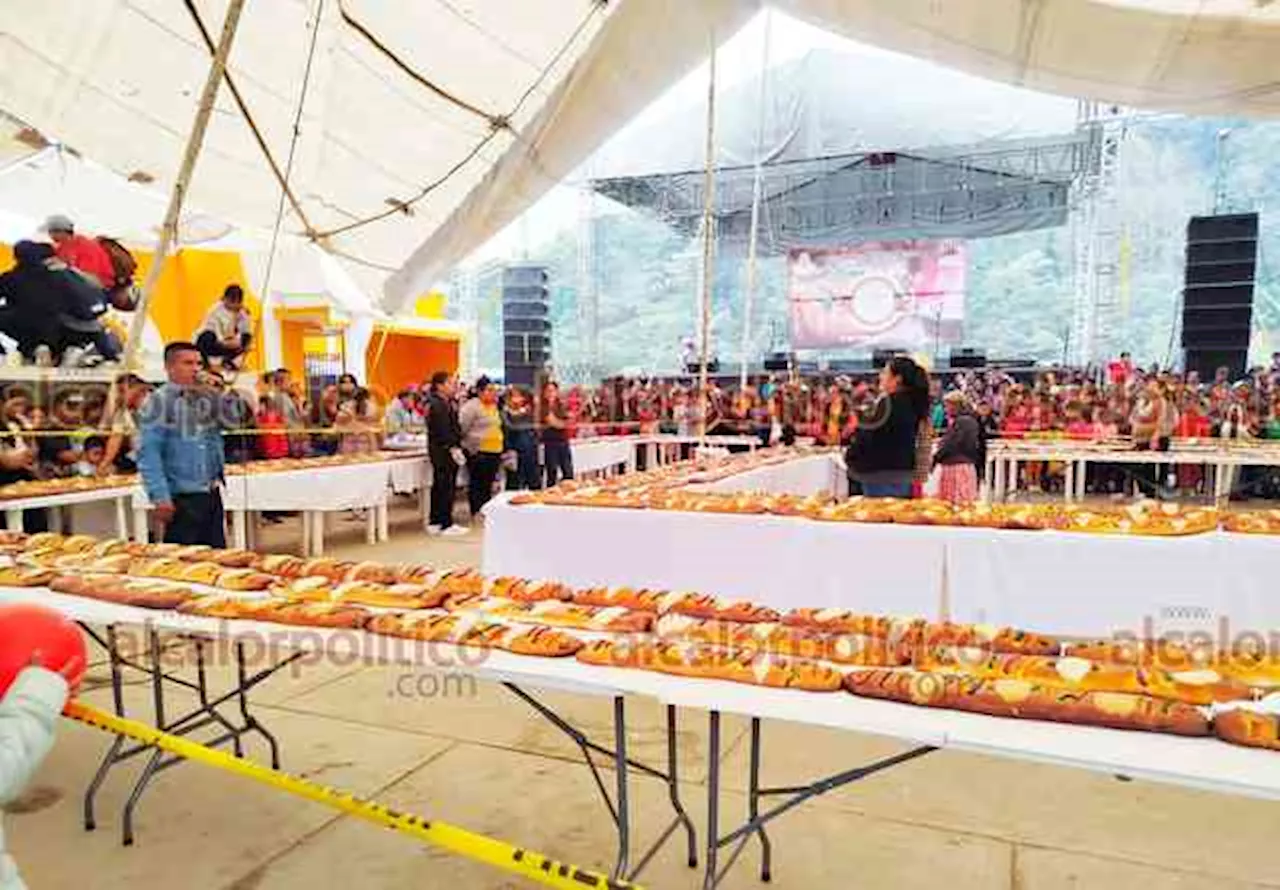 Rosca de Reyes Monumental Celebra Tradición en Los Reyes