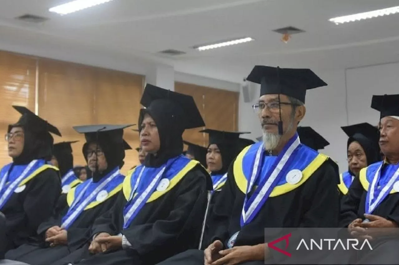 Sekolah Lansia BKKBN Kaltim Wisuda 53 Orang