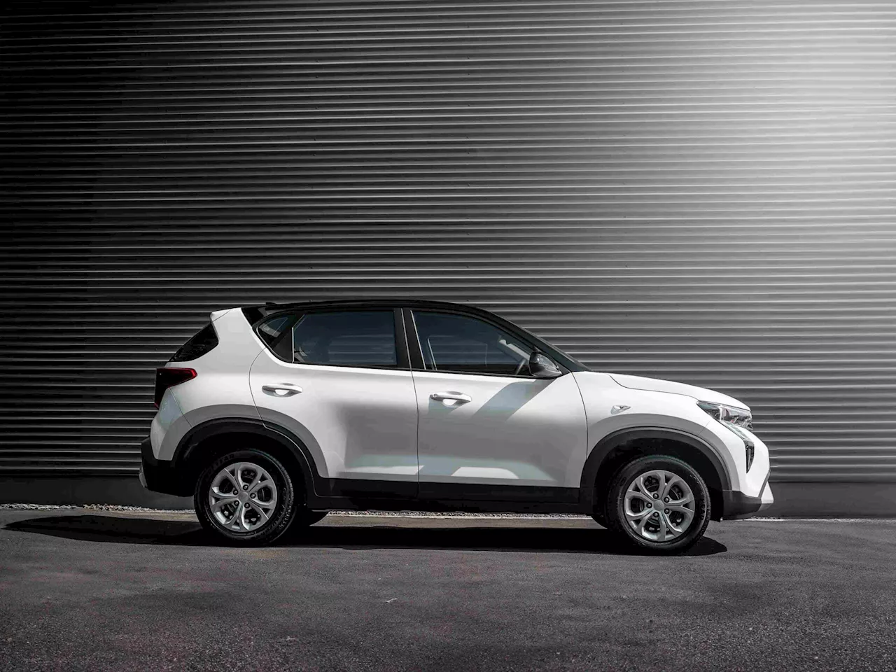 Kia Sonet LS Bolsters Compact SUV Offering with Attractive Value