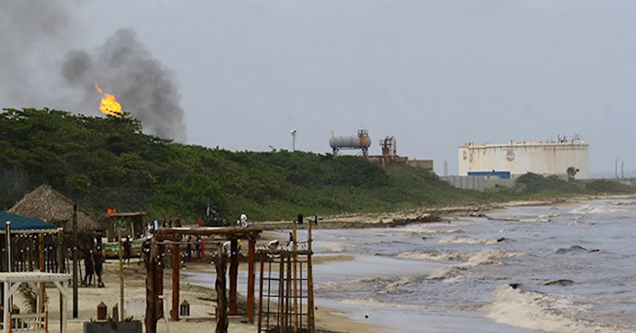 Iranian Engineers Accused of Covering Up Oil Spill at Venezuelan Refinery