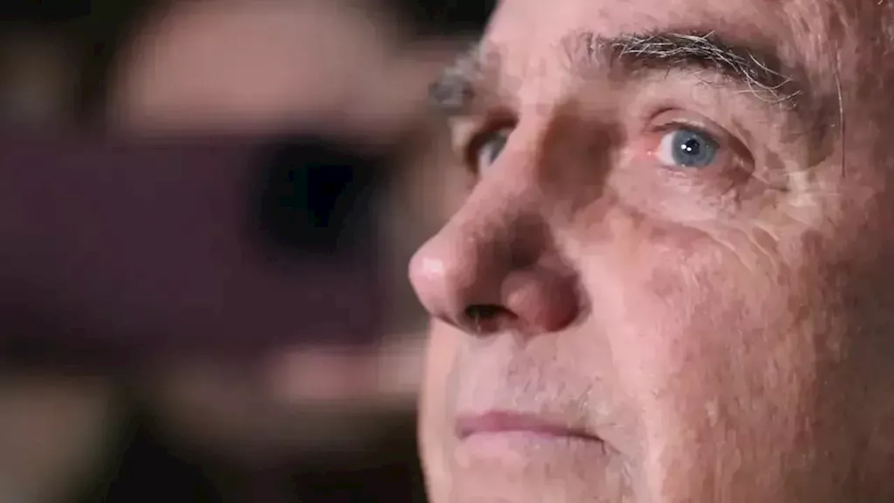 Bolsonaro critica fala de Lula sobre 'amantes da democracia'