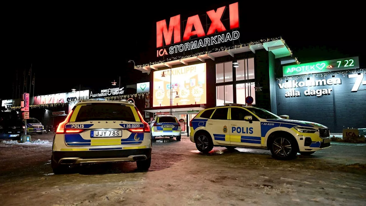 Butiksanställd död efter knivattack på Ica Maxi i Norsborg