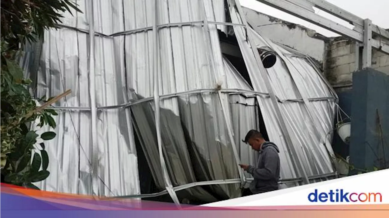 Puluhan Rumah Rusak Akibat Puting Beliung di Cianjur