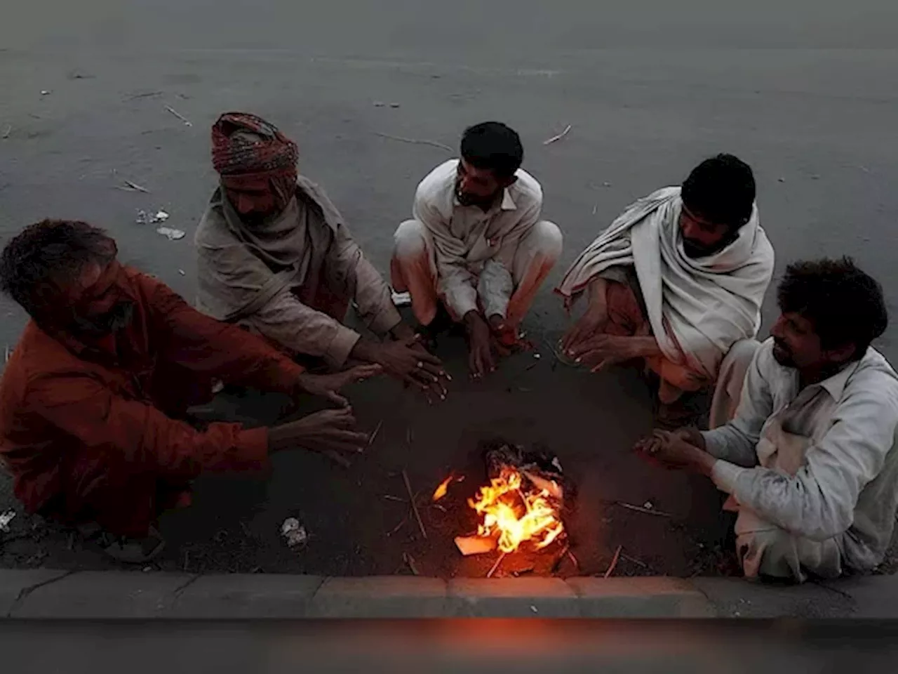 ملک میں سردی کی شدت، پہاڑی علاقوں میں درجہ حرارت منفی