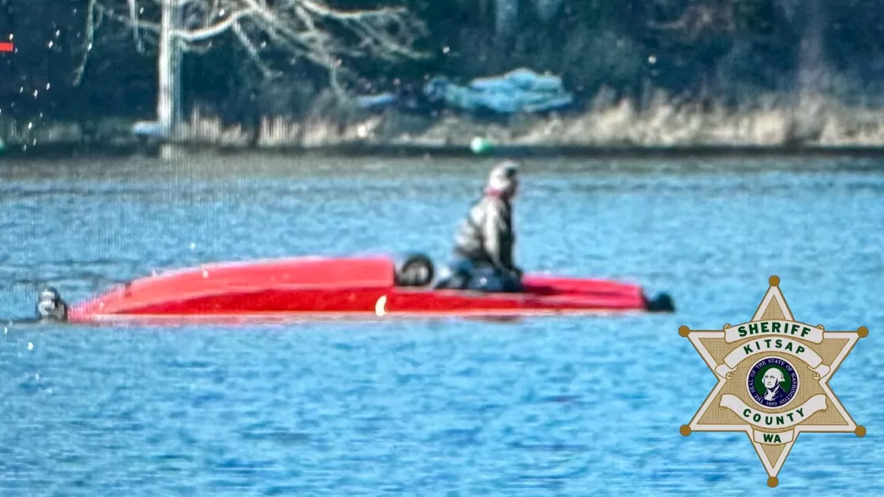 Pilot uninjured after seaplane sinks during landing attempt in WA