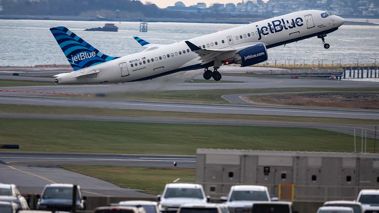 JetBlue Passenger Opens Emergency Exit on Taxiing Plane