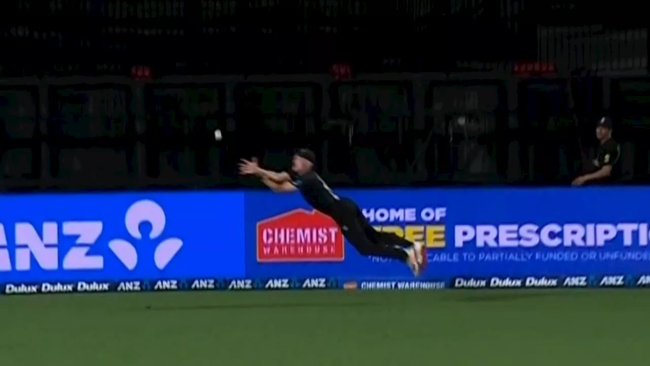 Kiwi Smith Pulls Off Epic Boundary Catch