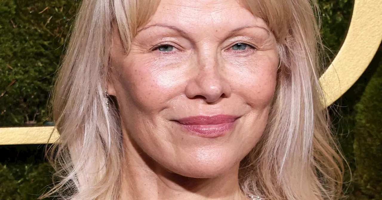 Pamela Anderson maman et “sexy”, ses rares confidences sur ses enfants : “Ça n’est pas évident”