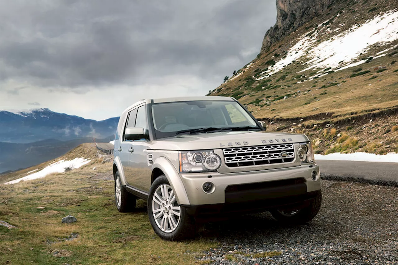 Россиянам рассказали о минусах внедорожника Land Rover Discovery 4