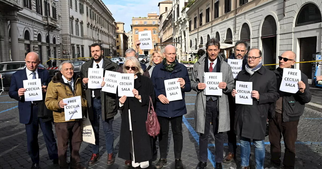 Il caso Cecilia Sala al Copasir, l'ottimismo prudente di Mantovano