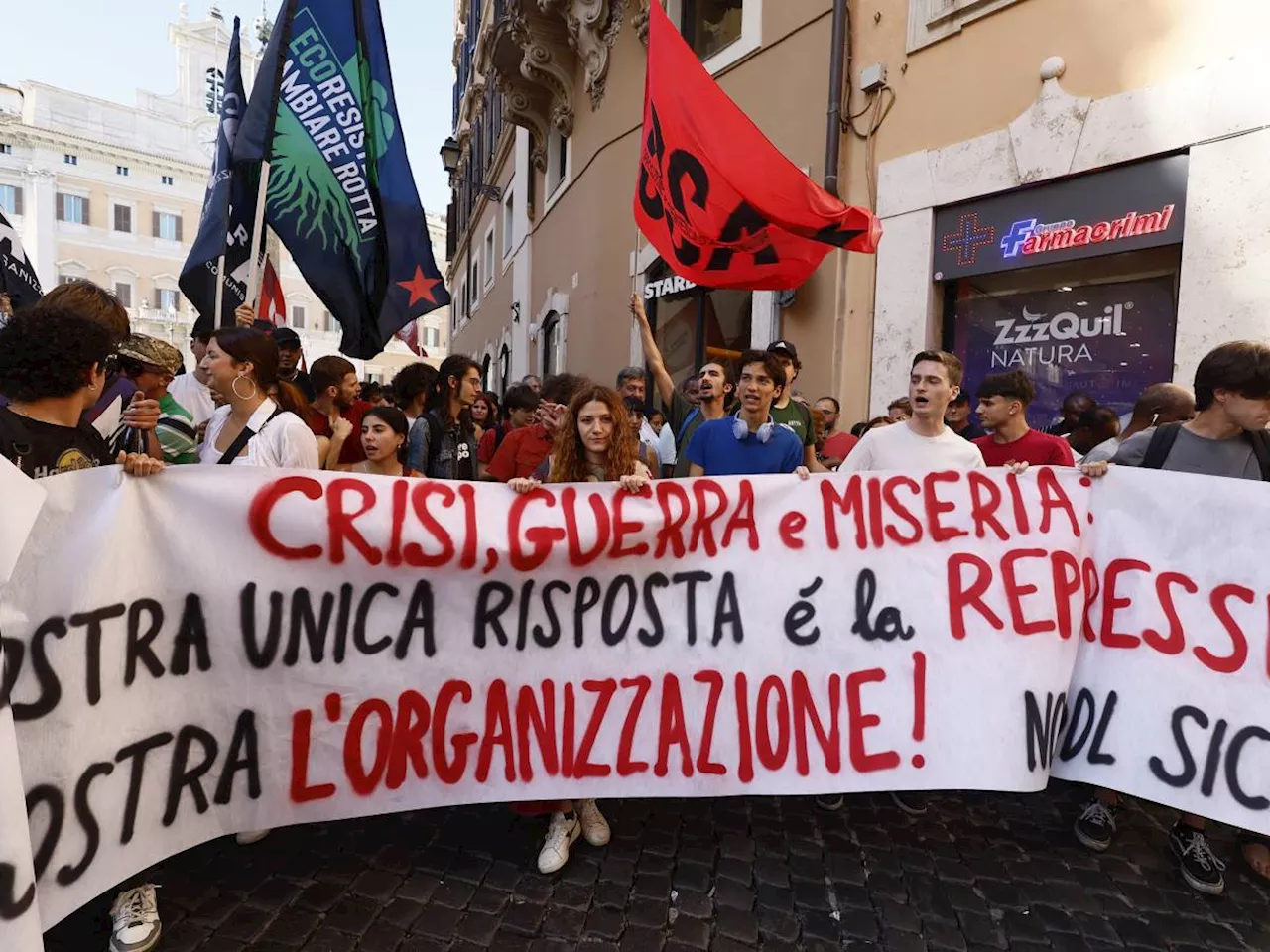 Attivisti di estrema sinistra italiani a Caracas per il Festival Antifascista