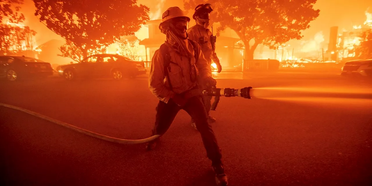 Grande incendio nelle colline di Los Angeles