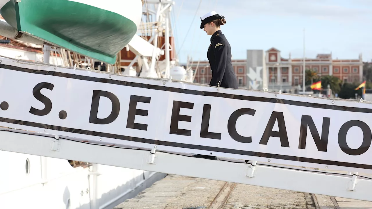 La princesa Leonor embarca en el buque 'Elcano' para retomar su formación militar