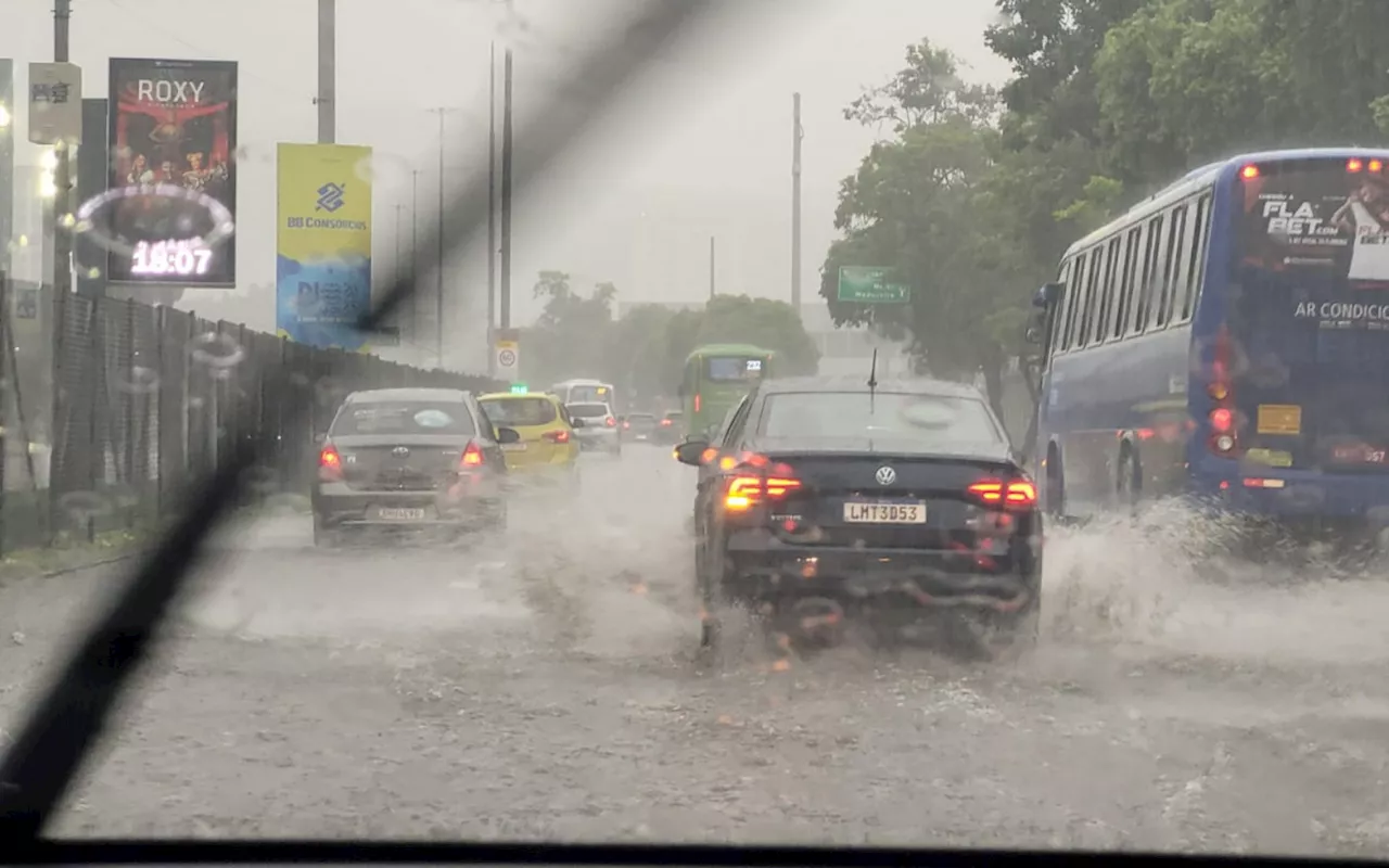 Chuva Forte Causa Transtornos no Rio de Janeiro