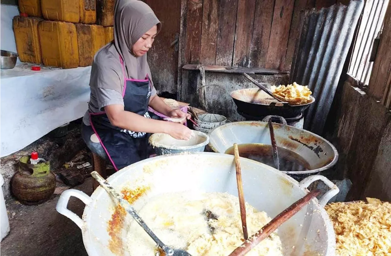 Program BMD Bantu Wanita Asal Bukittinggi Sukseskan Bisnis Keripik Tempe