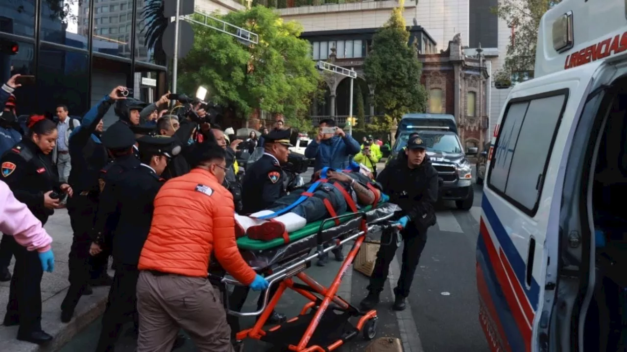 Esto es lo que sabemos del hombre que cayó 15 metros en un edificio en Reforma