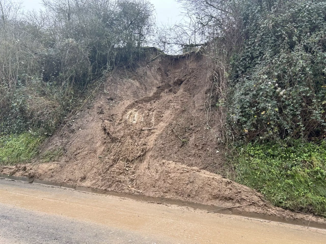 Les fortes pluies provoquent un glissement de terrain, rue d'Eu, à Ault