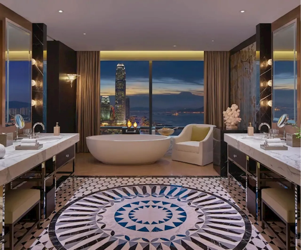 Grand Hyatt Hong Kong: Where Opulence Meets Comfort