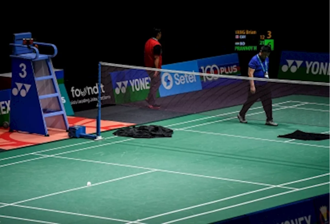 Roof Leak Disrupts Malaysia Open Badminton Matches, Repairs Underway