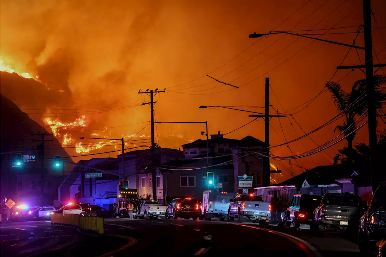 Waldbrände in Kalifornien: Mehrere Brände bedrohen Los Angeles