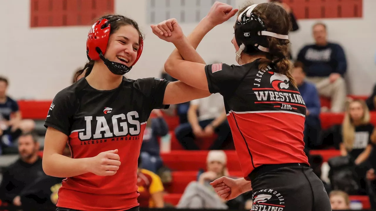 Jackson Memorial Takes Top Spot in NJ.com Girls Wrestling Rankings