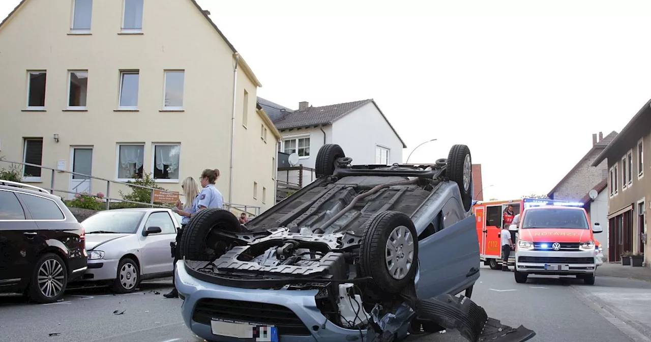 Handy im Auto - Unfall mit Überschlag in Bielefeld