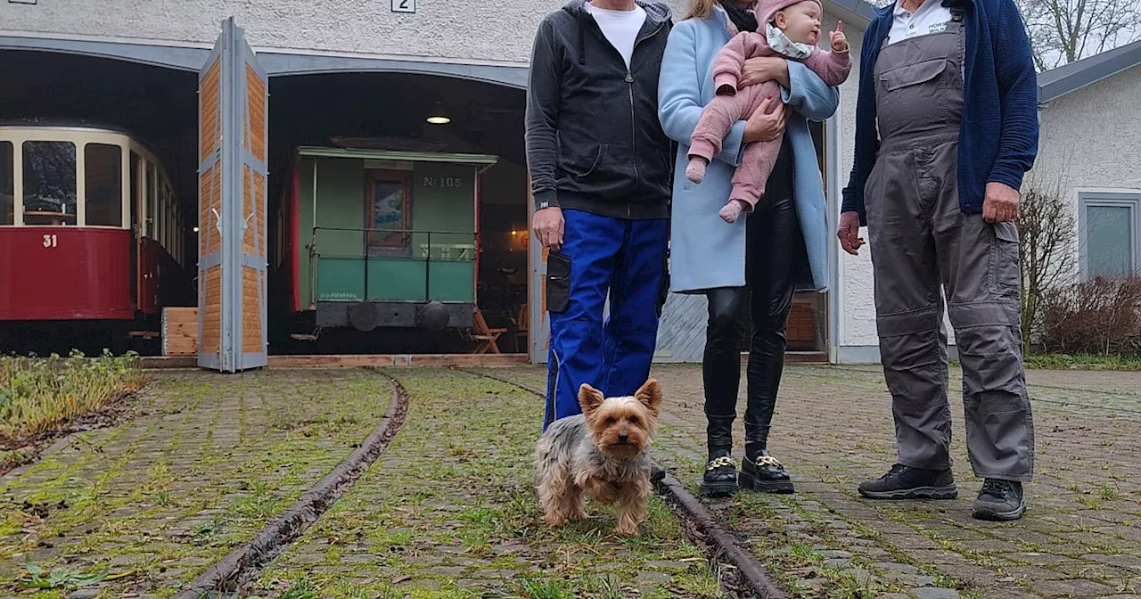 Schienen vor dem Kleinbahnmuseum in Enger sollen professionell verlegt werden