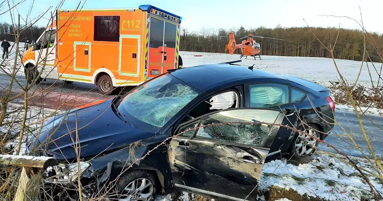 Schwerer Unfall bei Willebadessen: Frau lebensgefährlich verletzt