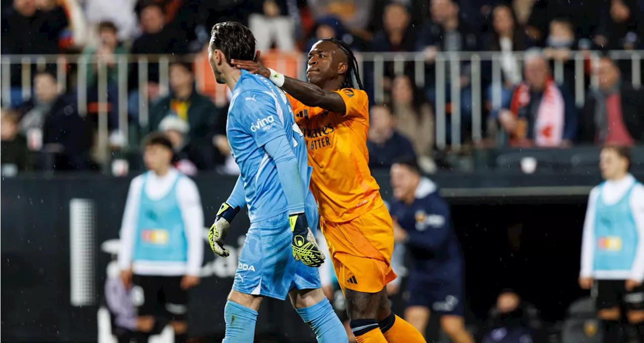 Vinicius Junior et Dimitrievski s'engueulent avant le carton rouge