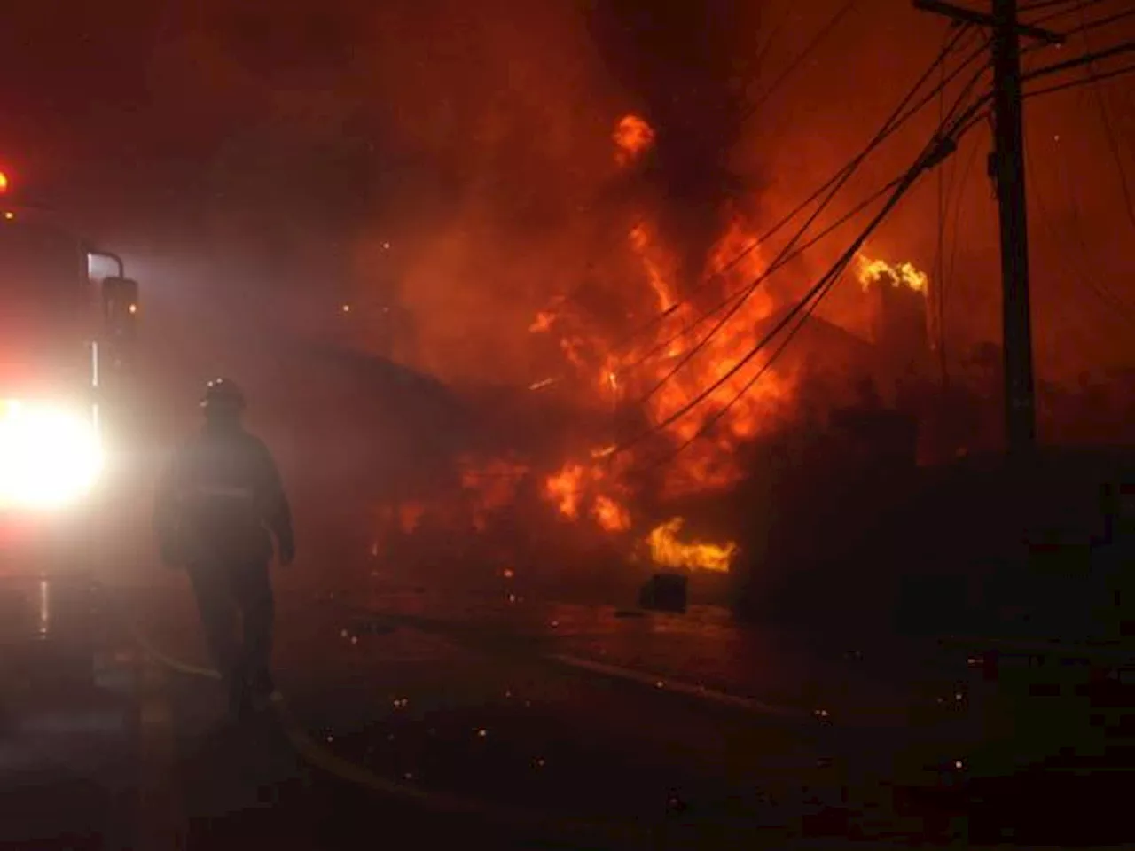 Incendio en Pacific Palisades, un barrio de Los Ángeles, afecta viviendas de celebridades