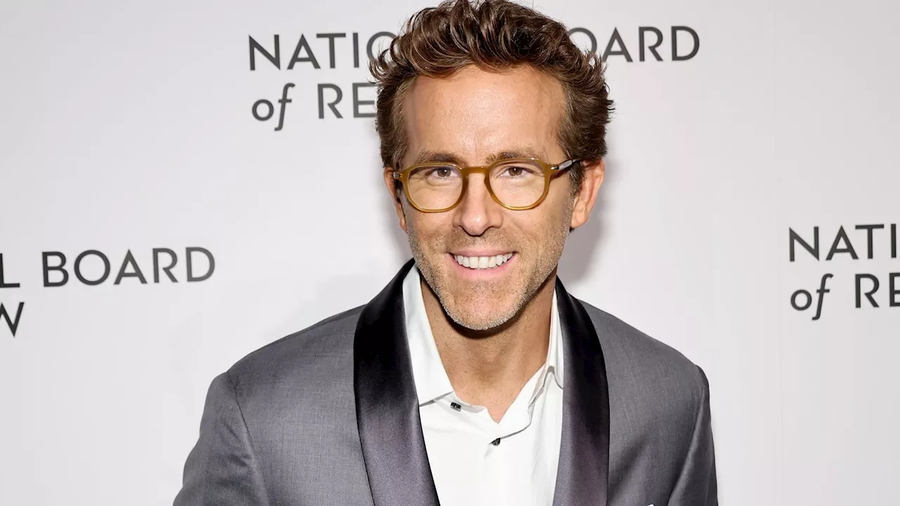 Ryan Reynolds Zeigt Unbeeindruckt bei Preisverleihung, während Streit mit Justin Baldoni Eskaliert