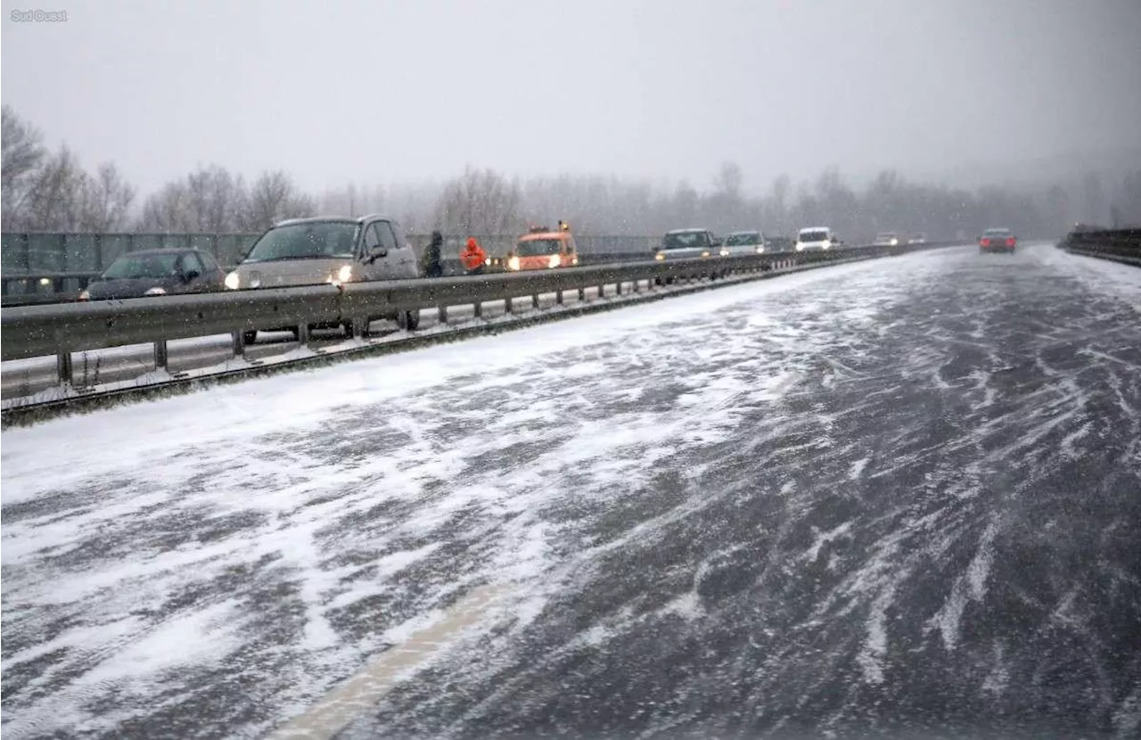 Météo : jusqu’à 20 cm de neige attendus, cinq départements placés en vigilance orange