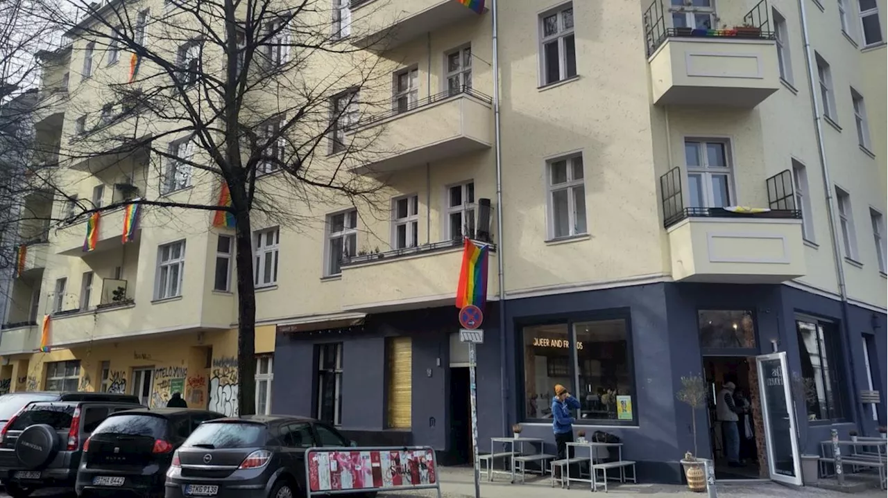 Nach queerfeindlichen Angriffen in Berlin: Restaurant „Das Hoven“ und Schwules Museum sollen besser geschützt werden