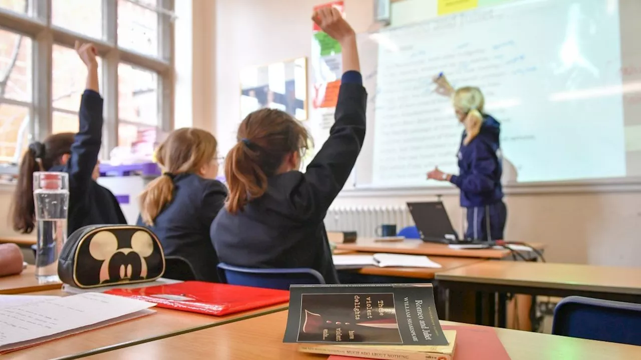 Teachers Offered Higher Salaries in Exchange for Lower Pensions