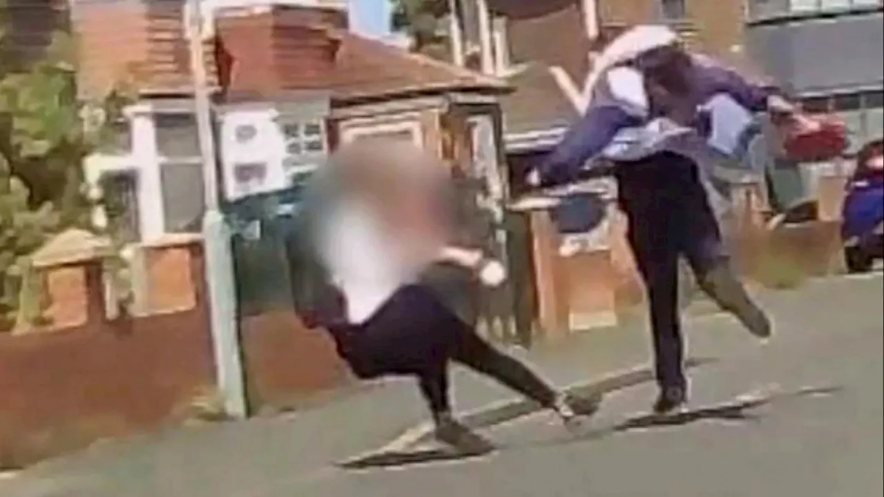 Horrific Moment Teen Girl is Stabbed by Stalker Caught on Dashcam