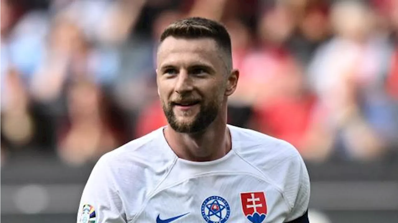 Milan Skriniar: Le due squadre italiane lo hanno scaricato.