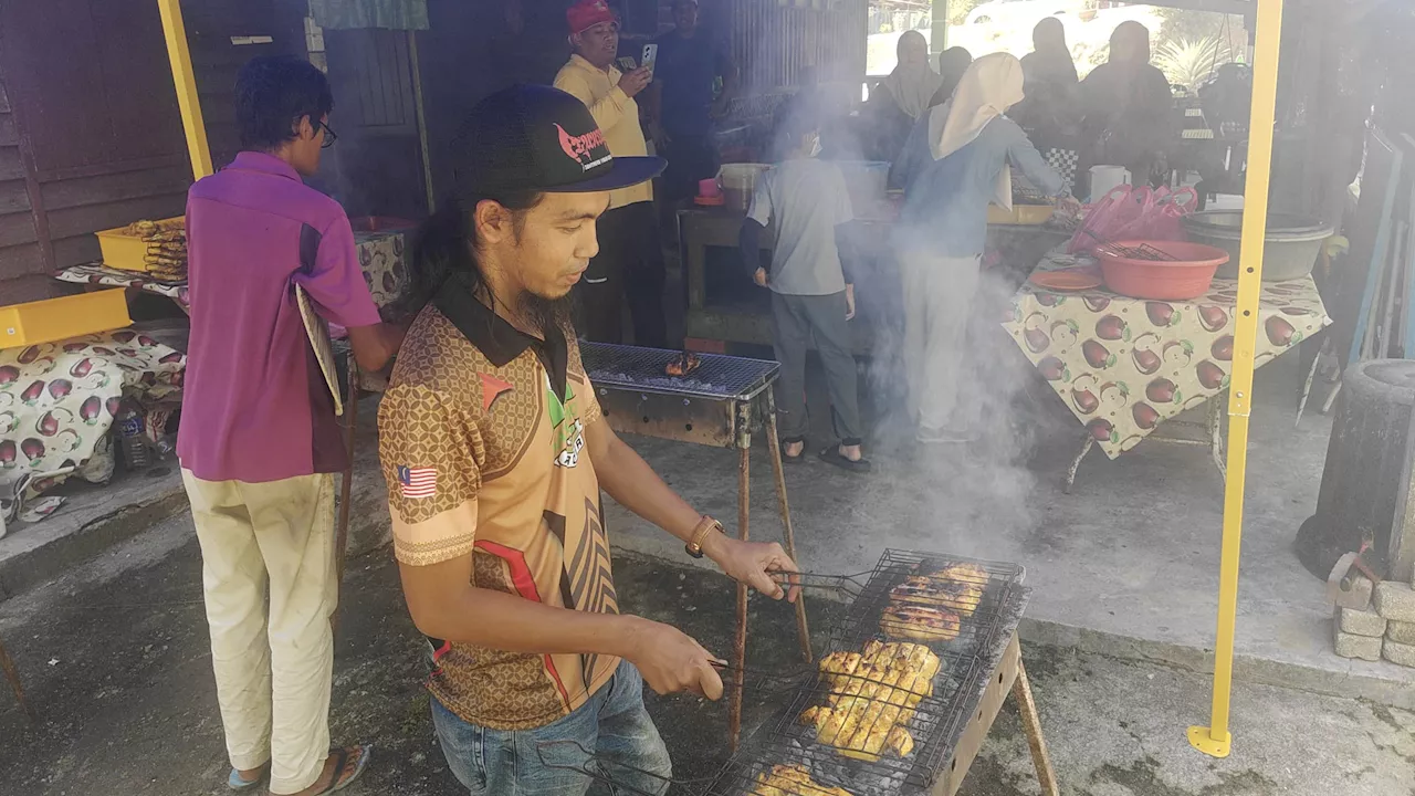 Warung Ayam Percik Legendaris Berbuka Kembali