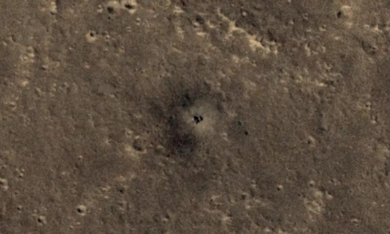 InSight Lander's Final Resting Place Captured by Mars Reconnaissance Orbiter