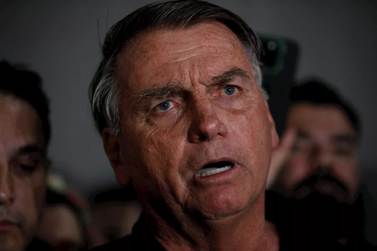 Bolsonaro diz ter sido convidado por Trump para posse, e pede devolução do passaporte a Moraes