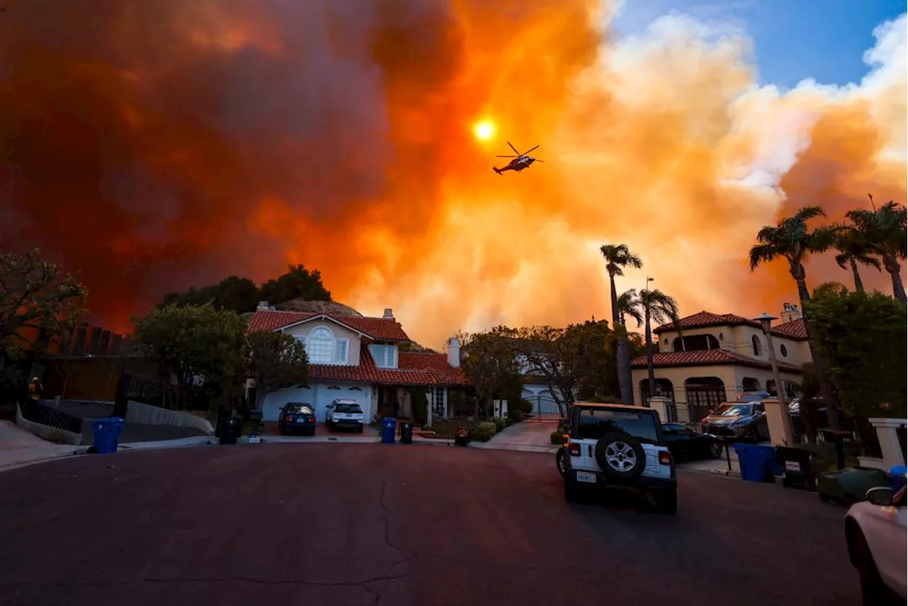 Brann i Los Angeles truer tusenvis av hjem