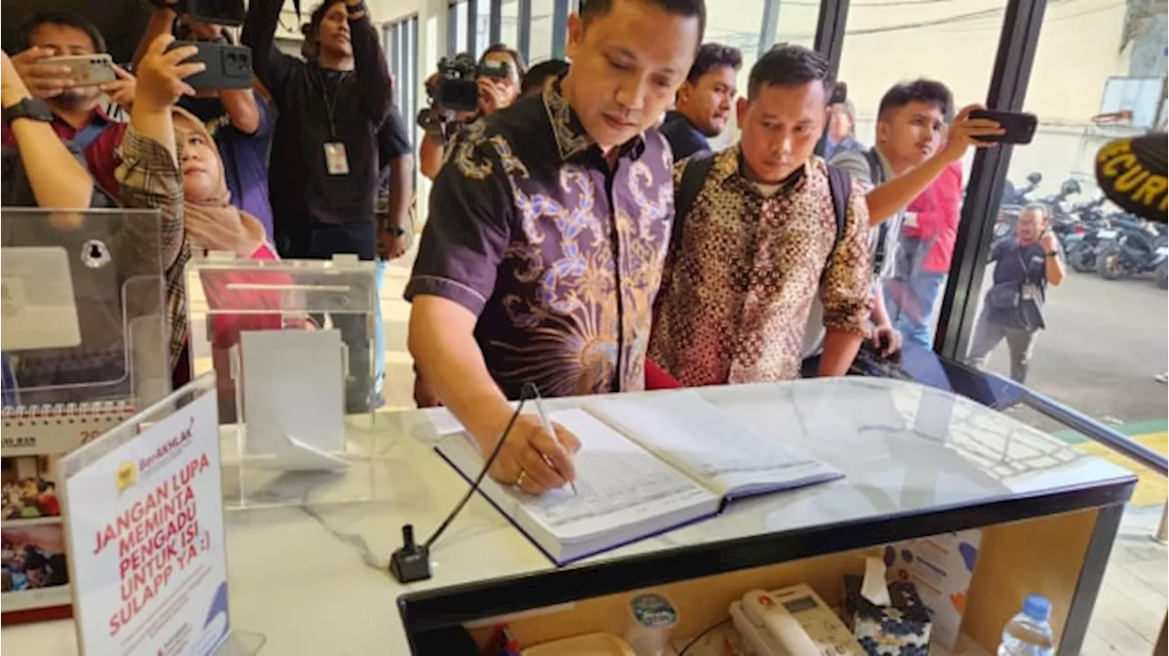 KPK Geledah Rumah Hasto Kristiyanto dan Anggota DPR Anwar Sadad