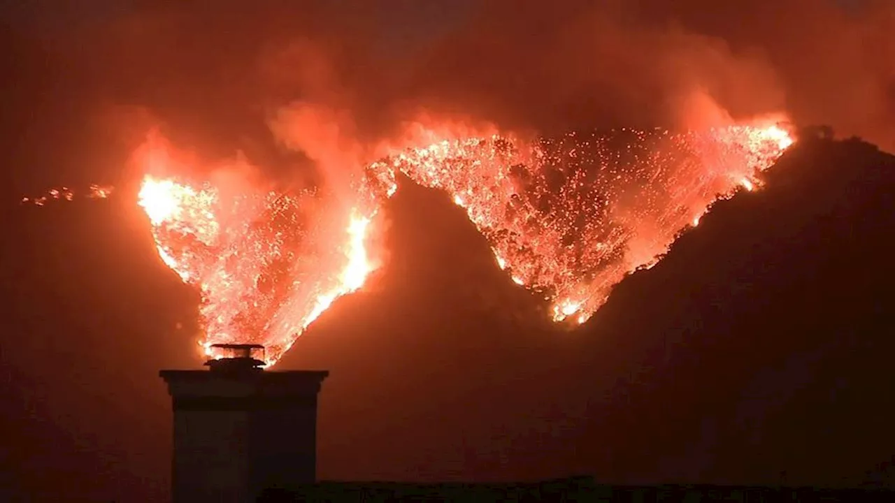 Waldbrand an der Pazifikküste von Kalifornien