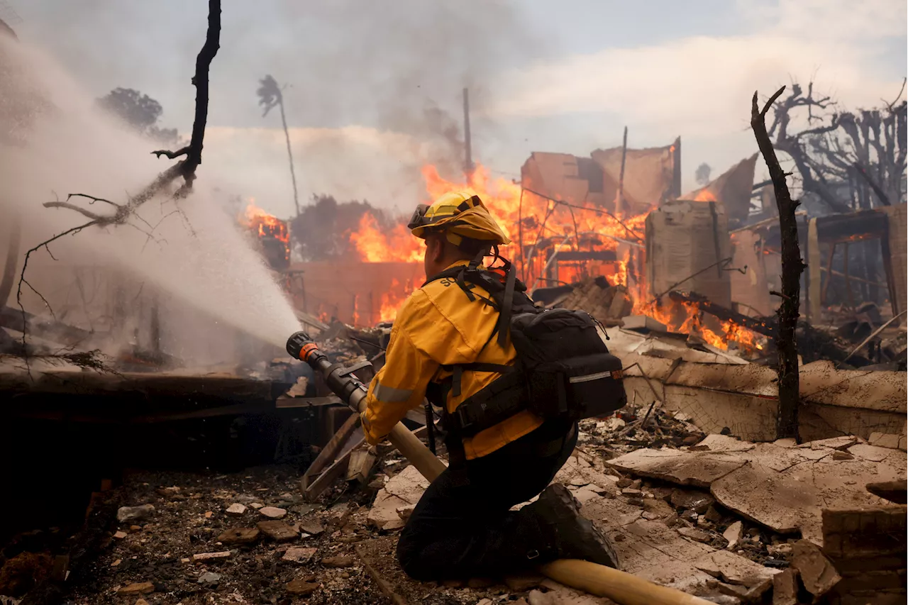 Dry Hydrants Cripple Palisades Fire Response, Sparking Criticism of Water Management