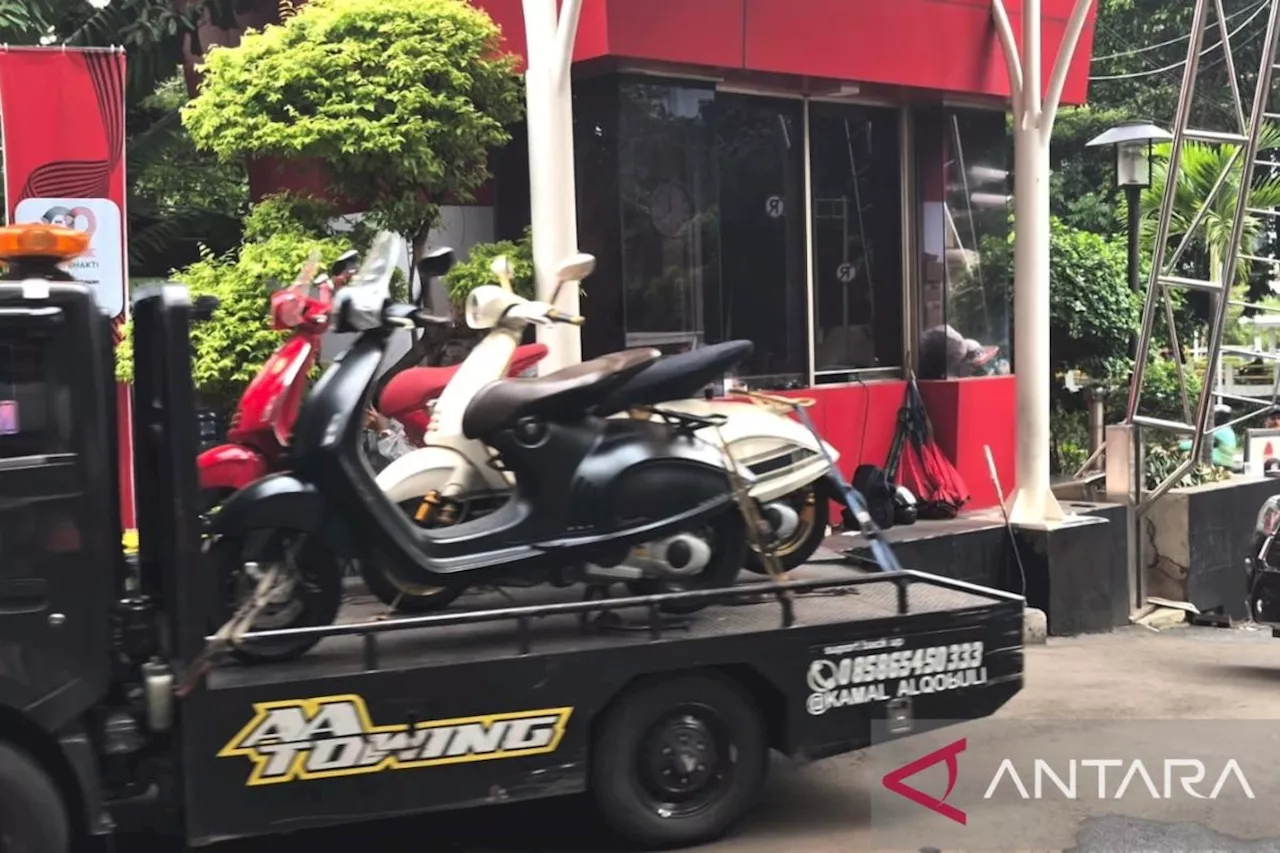 KPK sita tiga Vespa senilai Rp1,5 miliar terkait kasus korupsi di LPEI