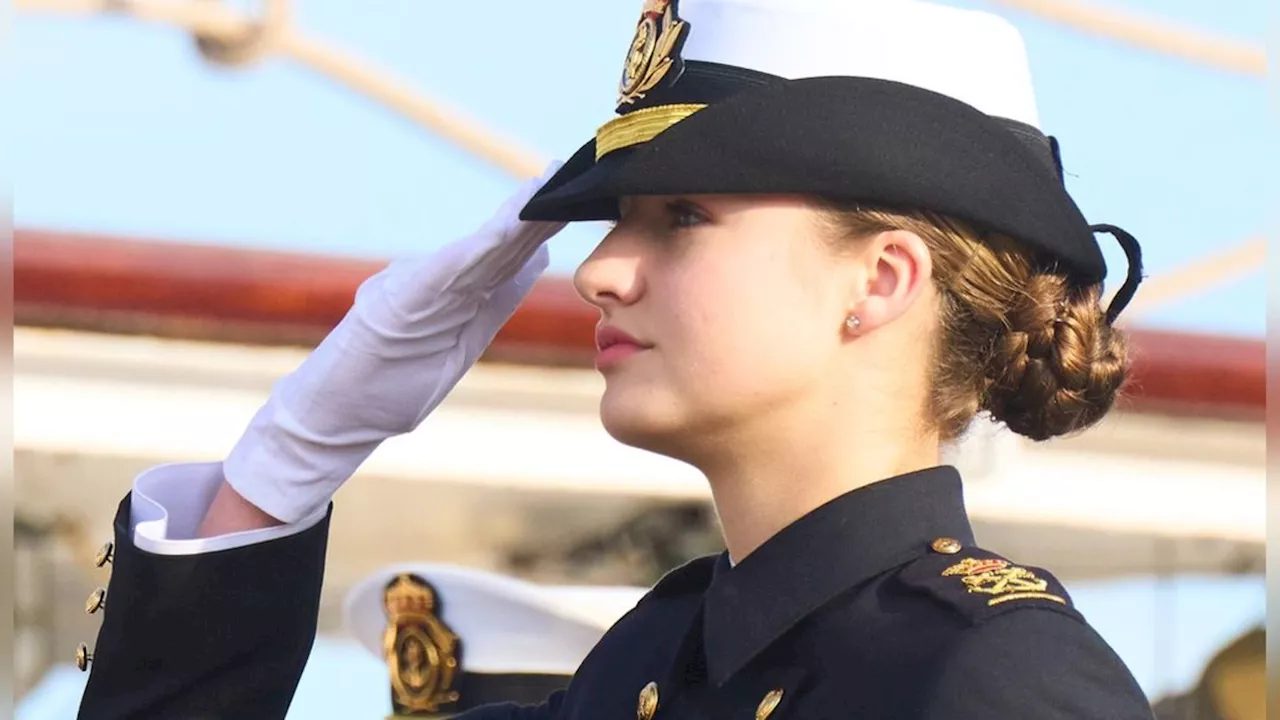 Prinzessin Leonor von Spanien: Auftritt in Marineuniform vor monatelanger Schiffsfahrt