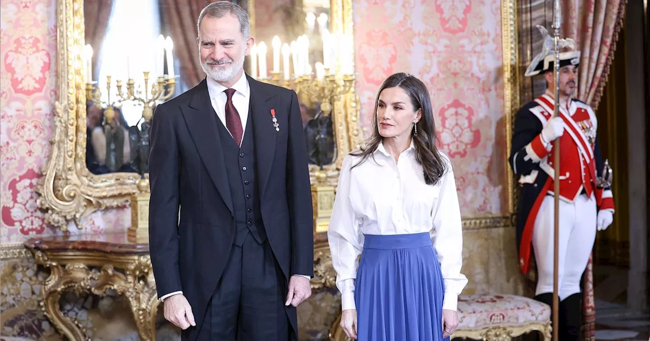 Letizia wählte einen klassischen Look für den Empfang des diplomatischen Korps