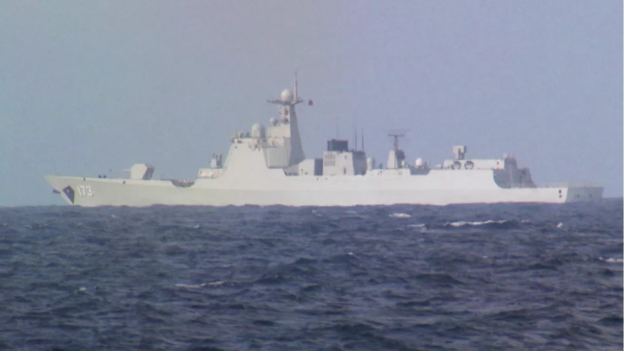 HMCS Ottawa shadowed by Chinese Navy in South China Sea