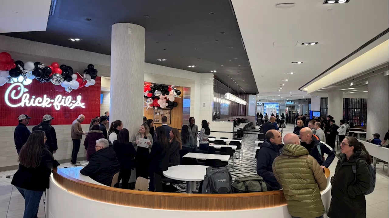 Customers line up to dine at Ottawa's newest Chick-fil-A